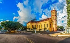 Itacoatiara decreta emergência em saúde por cheia do Rio Amazonas