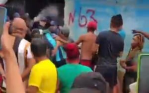 Prefeitura faz remoção truculenta de ambulantes no Centro de Manaus