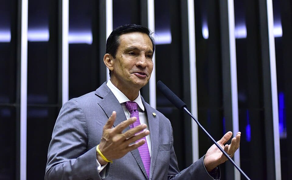 Sidney Leite é alvo do TCU por destinar R$ 41,6 mi via Emendas PIX